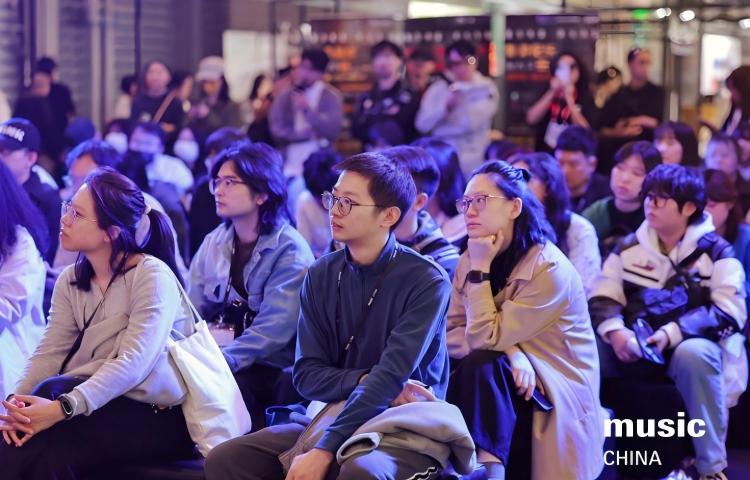 音乐科技｜当你的车变成音乐厅：空间音频正在如何偷走我们的耳朵